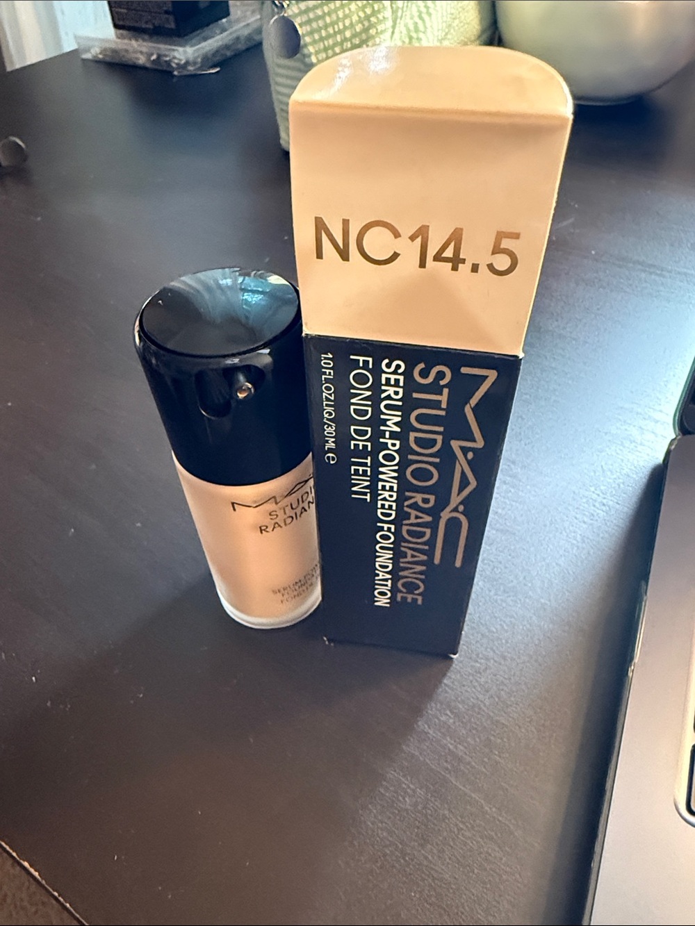 MAC Cosmetics Studio Radiance Serum-Powered Foundation NC14.5 Light Beige